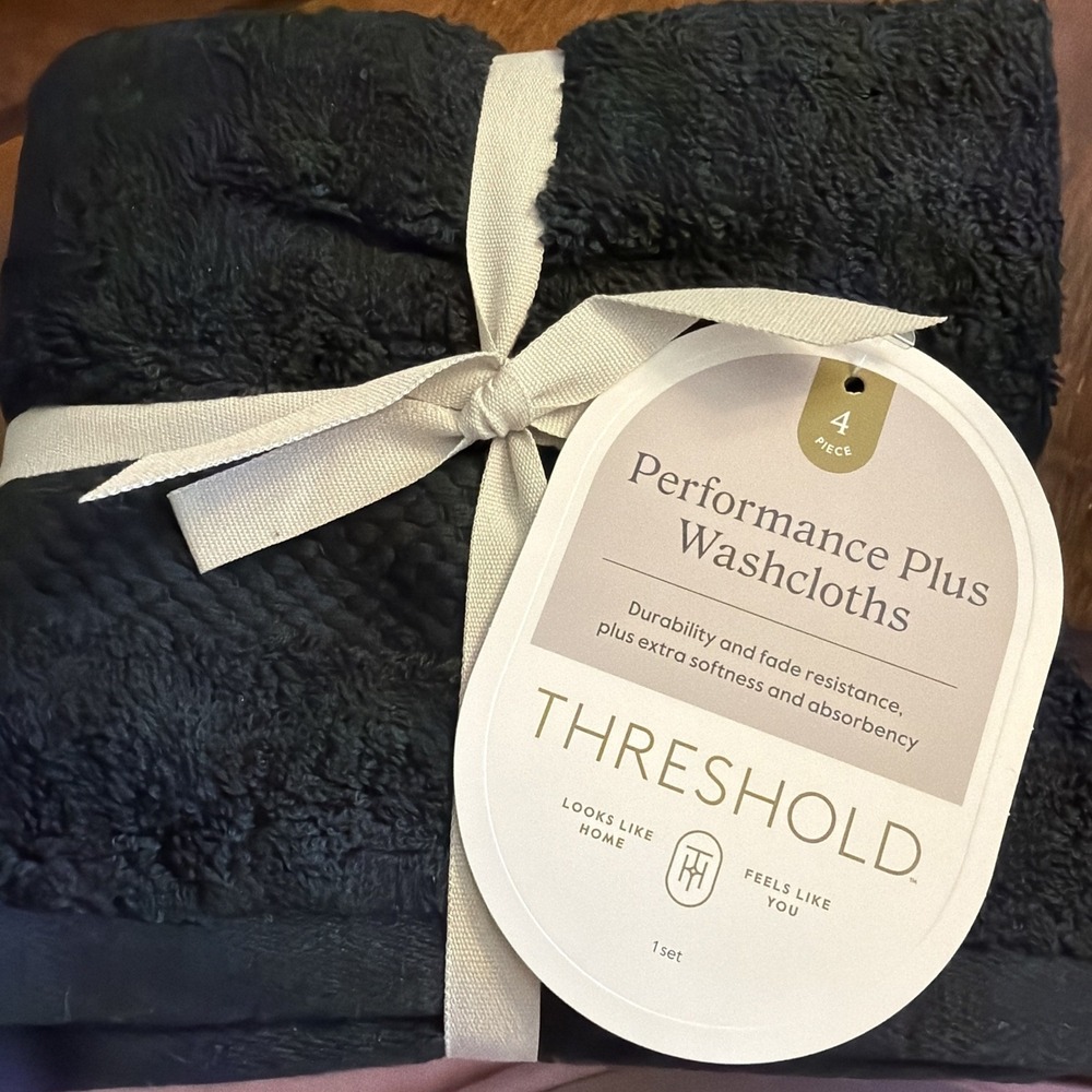 4 Pack Threshold Performance Plus Solid Black Washcloths 13x13 Cotton Towels